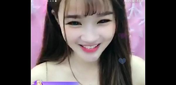  Asian girl is so cute livestream Uplive